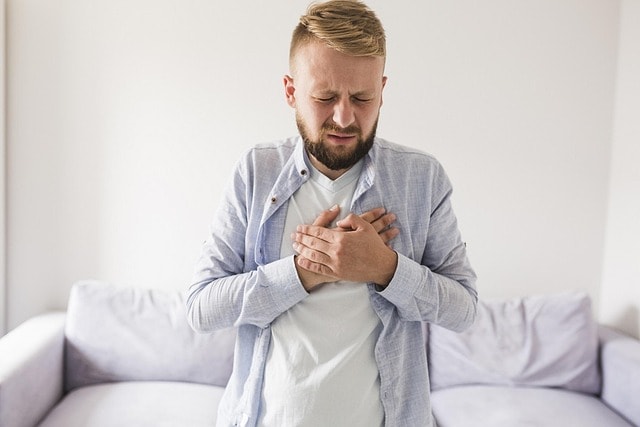does decaf cause heart burn